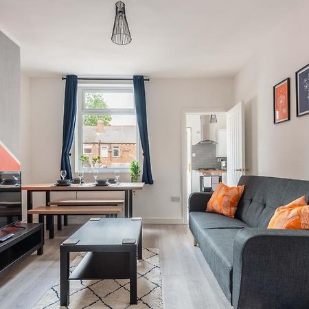 Hopetown Apartment-Modern 1 Bed With Free Parking Normanton  エクステリア 写真